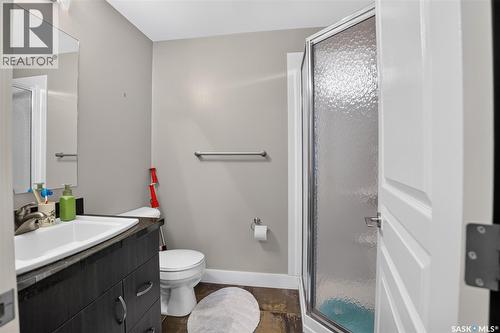 302 721 8Th Street E, Saskatoon, SK - Indoor Photo Showing Bathroom