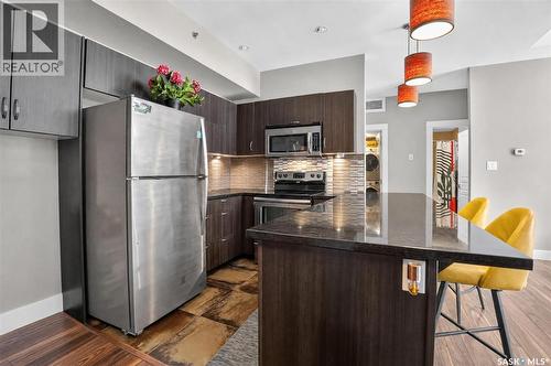 302 721 8Th Street E, Saskatoon, SK - Indoor Photo Showing Kitchen With Stainless Steel Kitchen