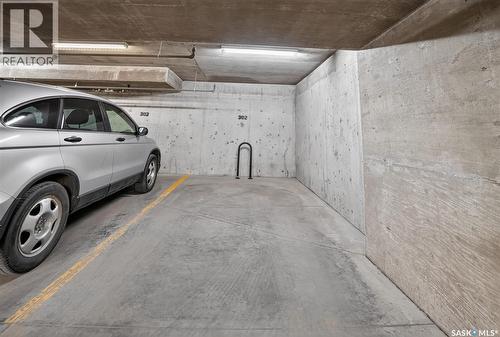 302 721 8Th Street E, Saskatoon, SK - Indoor Photo Showing Garage