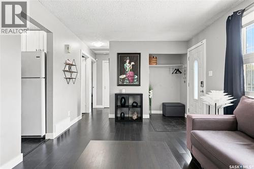 105 Grant Street, Saskatoon, SK - Indoor Photo Showing Living Room