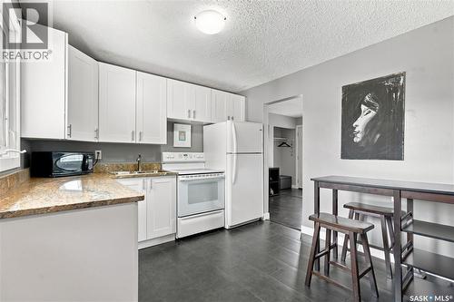 105 Grant Street, Saskatoon, SK - Indoor Photo Showing Kitchen