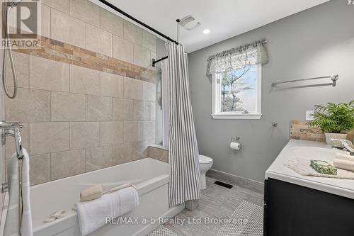 403745 Union Road, Ingersoll (Ingersoll - South), ON - Indoor Photo Showing Bathroom