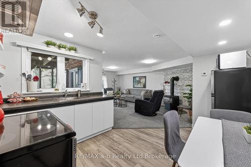 403745 Union Road, Ingersoll (Ingersoll - South), ON - Indoor Photo Showing Kitchen