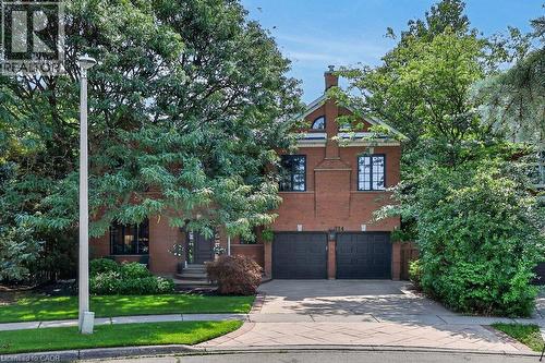 324 OAKRIDGE Court  Oakville, ON L6H 5T9