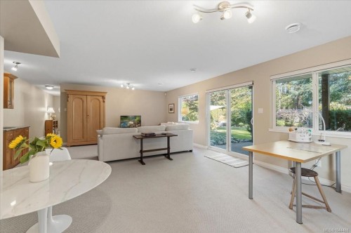 609 Meadow Dr, Qualicum Beach, BC 