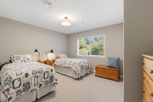 609 Meadow Dr, Qualicum Beach, BC 