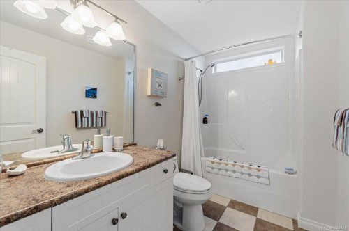 609 Meadow Dr, Qualicum Beach, BC 
