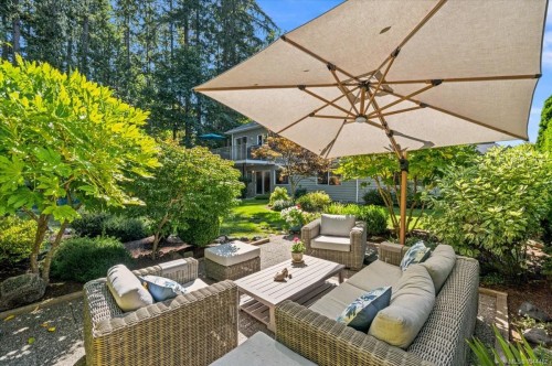 609 Meadow Dr, Qualicum Beach, BC 