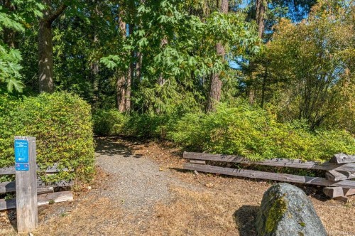 609 Meadow Dr, Qualicum Beach, BC 