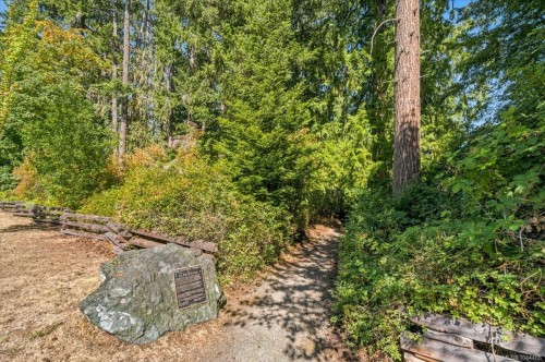 609 Meadow Dr, Qualicum Beach, BC 