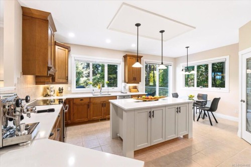 609 Meadow Dr, Qualicum Beach, BC 