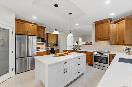 609 Meadow Dr, Qualicum Beach, BC 