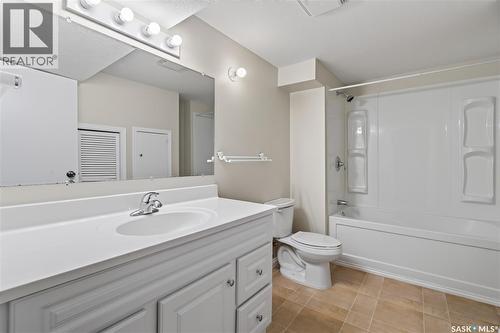 214 Fisher Crescent, Saskatoon, SK - Indoor Photo Showing Bathroom