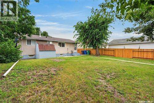 214 Fisher Crescent, Saskatoon, SK - Outdoor