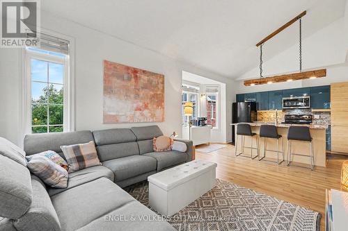 53 Hawkstone Gate, Ottawa, ON - Indoor Photo Showing Living Room