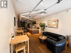 3341 W BROADWAY  Vancouver, BC V6R 2B1