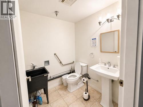 3341 W Broadway, Vancouver, BC 