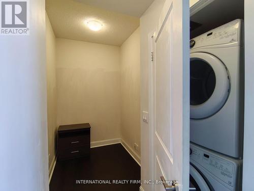 1608 - 33 Shore Breeze Drive, Toronto, ON - Indoor Photo Showing Laundry Room