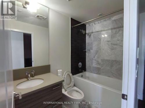 1608 - 33 Shore Breeze Drive, Toronto, ON - Indoor Photo Showing Bathroom
