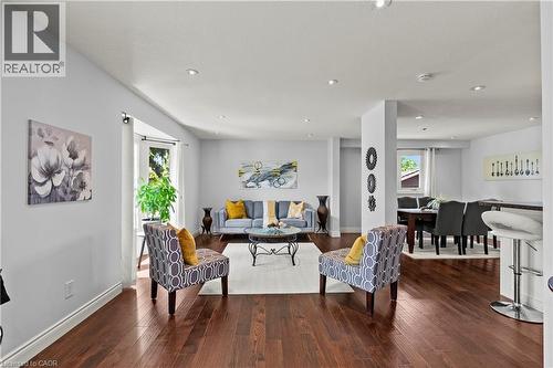 87 Monte Drive, Hamilton, ON - Indoor Photo Showing Living Room