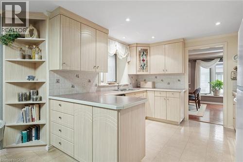 30 Shuh Avenue, Kitchener, ON - Indoor Photo Showing Kitchen