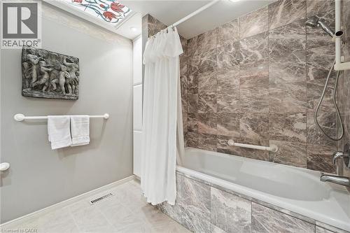 30 Shuh Avenue, Kitchener, ON - Indoor Photo Showing Bathroom
