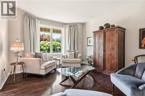536 Cusick Circle, Milton, ON - Indoor Photo Showing Living Room