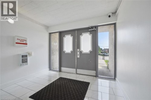 6 Walton Avenue Unit# 107, Kitchener, ON - Indoor Photo Showing Other Room