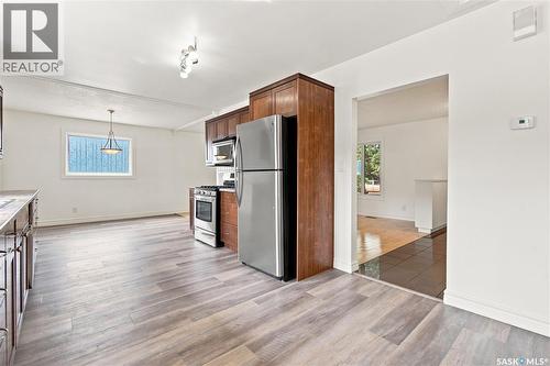 4059 Elphinstone Street, Regina, SK - Indoor Photo Showing Kitchen
