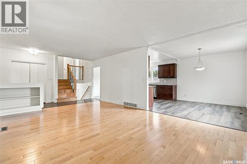 4059 Elphinstone Street, Regina, SK - Indoor