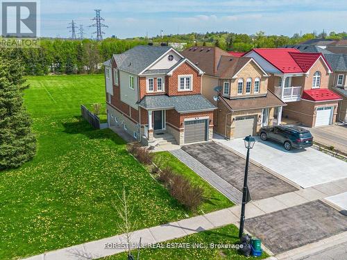 614 MCBEAN AVENUE N  Newmarket, ON L3X 2L5