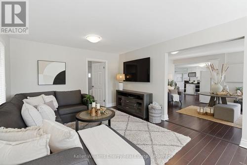 67 Edgewood Crescent, Scugog, ON - Indoor Photo Showing Living Room With Fireplace