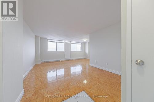 719 - 100 ROWENA DRIVE , Toronto, Ontario M3A 1P9 3