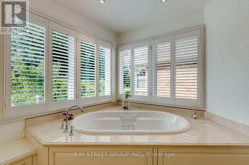 4177 Millcroft Park Drive, Burlington, ON - Indoor Photo Showing Bathroom