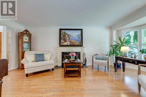 4177 Millcroft Park Drive, Burlington, ON - Indoor Photo Showing Living Room