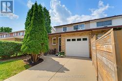 32 SILVERVINE DRIVE  Hamilton, ON L8J 1K2