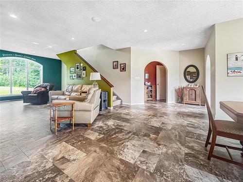 155059 Pth 16 Highway, Foxwarren, MB - Indoor Photo Showing Living Room