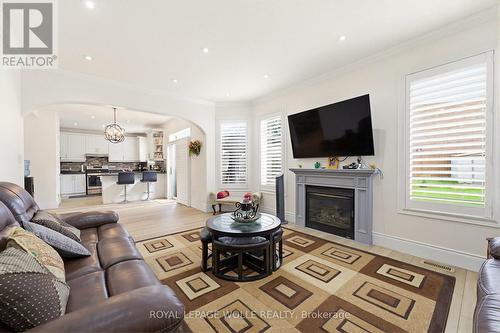 805 Munich Circle, Waterloo, ON - Indoor Photo Showing Living Room With Fireplace