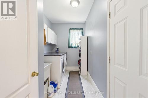805 Munich Circle, Waterloo, ON - Indoor Photo Showing Laundry Room