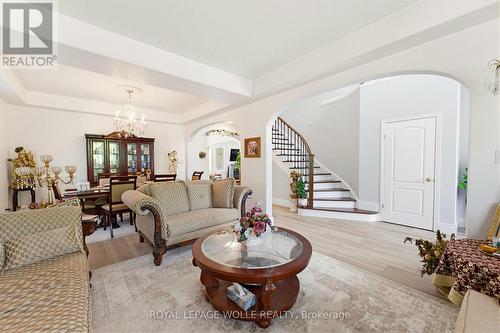 805 Munich Circle, Waterloo, ON - Indoor Photo Showing Living Room