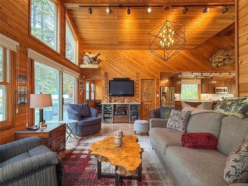 156 Crocus Street, Clear Lake, MB - Indoor Photo Showing Living Room