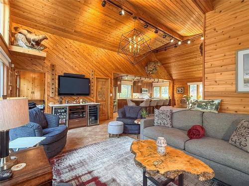 156 Crocus Street, Clear Lake, MB - Indoor Photo Showing Living Room