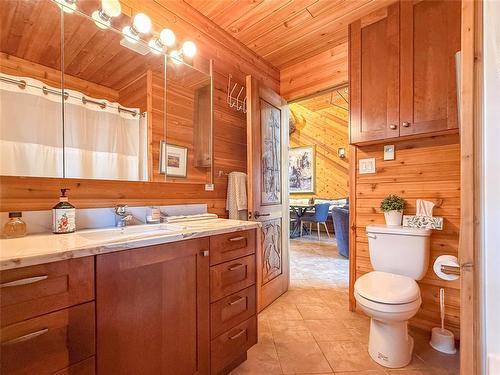 156 Crocus Street, Clear Lake, MB - Indoor Photo Showing Bathroom
