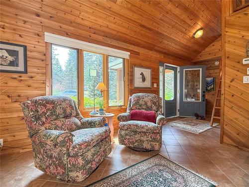 156 Crocus Street, Clear Lake, MB - Indoor Photo Showing Living Room