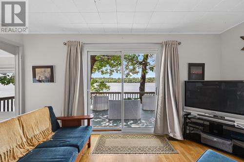 1403B Everett Lane, Frontenac (Frontenac South), ON - Indoor Photo Showing Living Room