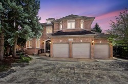 70 Graydon Crescent  Richmond Hill, ON L4B 3W7