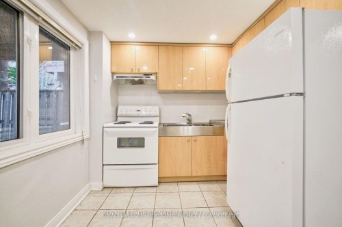 76 Highhill Drive, Toronto, ON - Indoor Photo Showing Kitchen