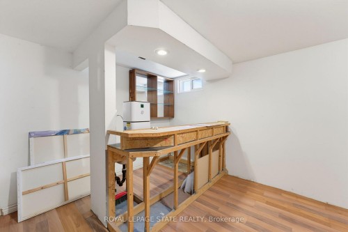 32 Silvervine Drive, Hamilton, ON - Indoor Photo Showing Other Room