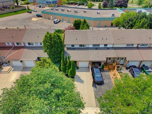 32 Silvervine Drive, Hamilton, ON - Outdoor