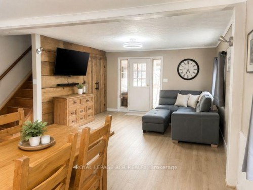758016 2Nd Line E, Mulmur, ON - Indoor Photo Showing Living Room
